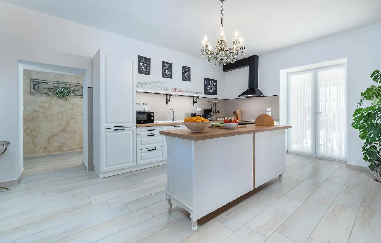 Villa Batelica Labin  0*, Labin (Istria)